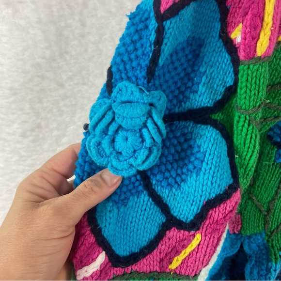 Lilly Pulitzer Super Rare fully knit embroidered lion floral sweater. Size Small - Picture 8 of 10